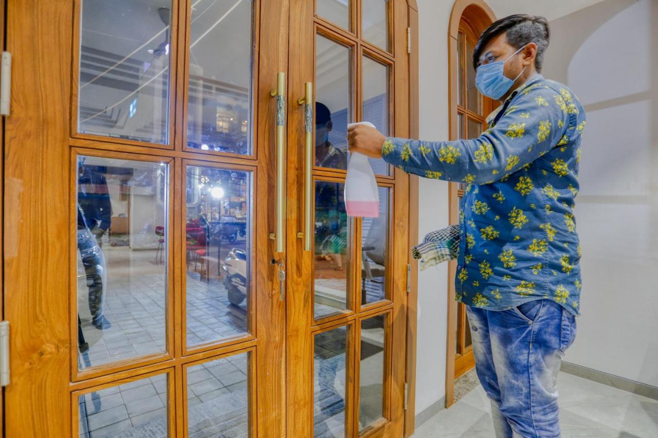 Hotel Pavilion Indore Buitenkant foto