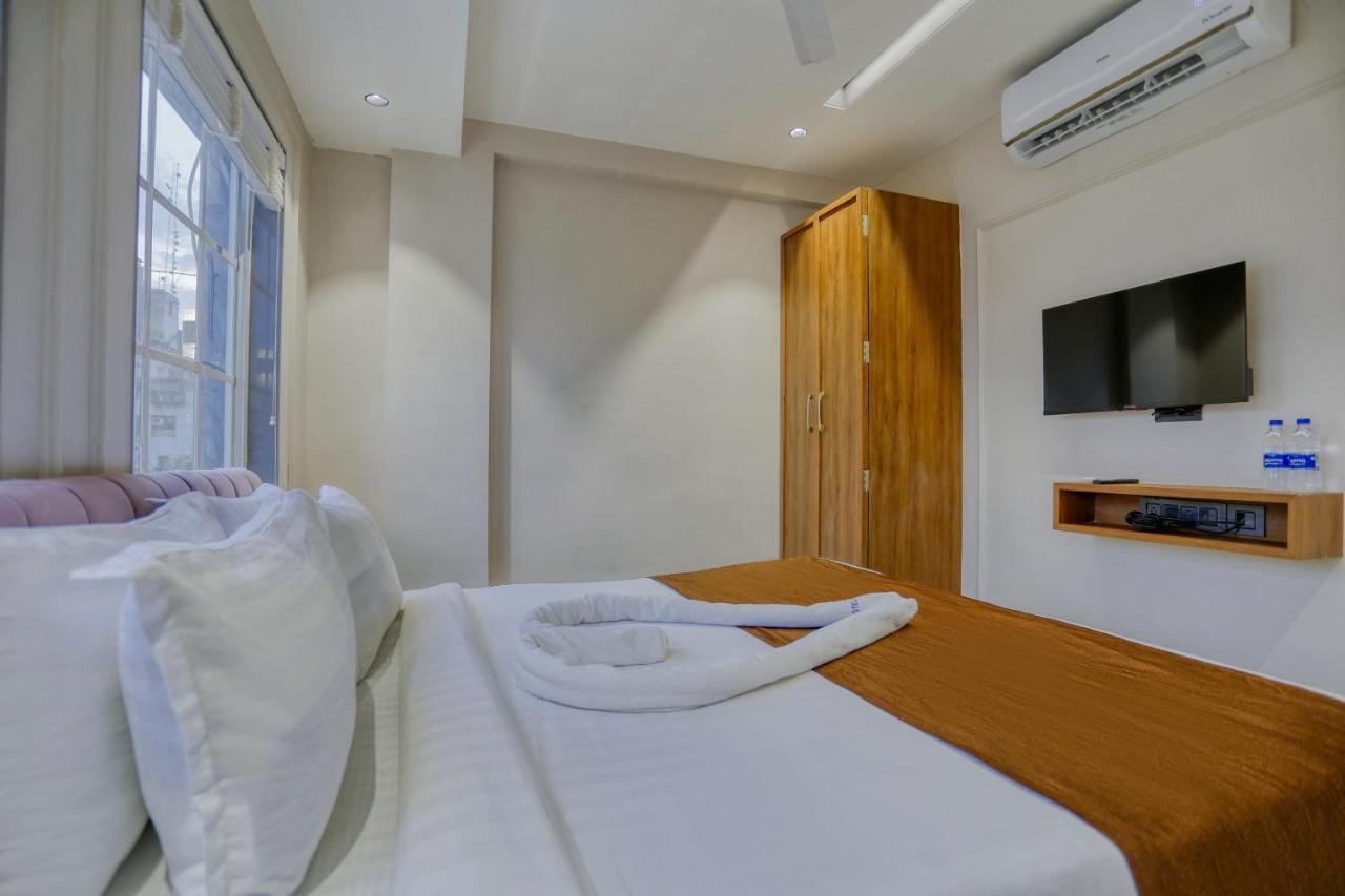 Hotel Pavilion Indore Buitenkant foto