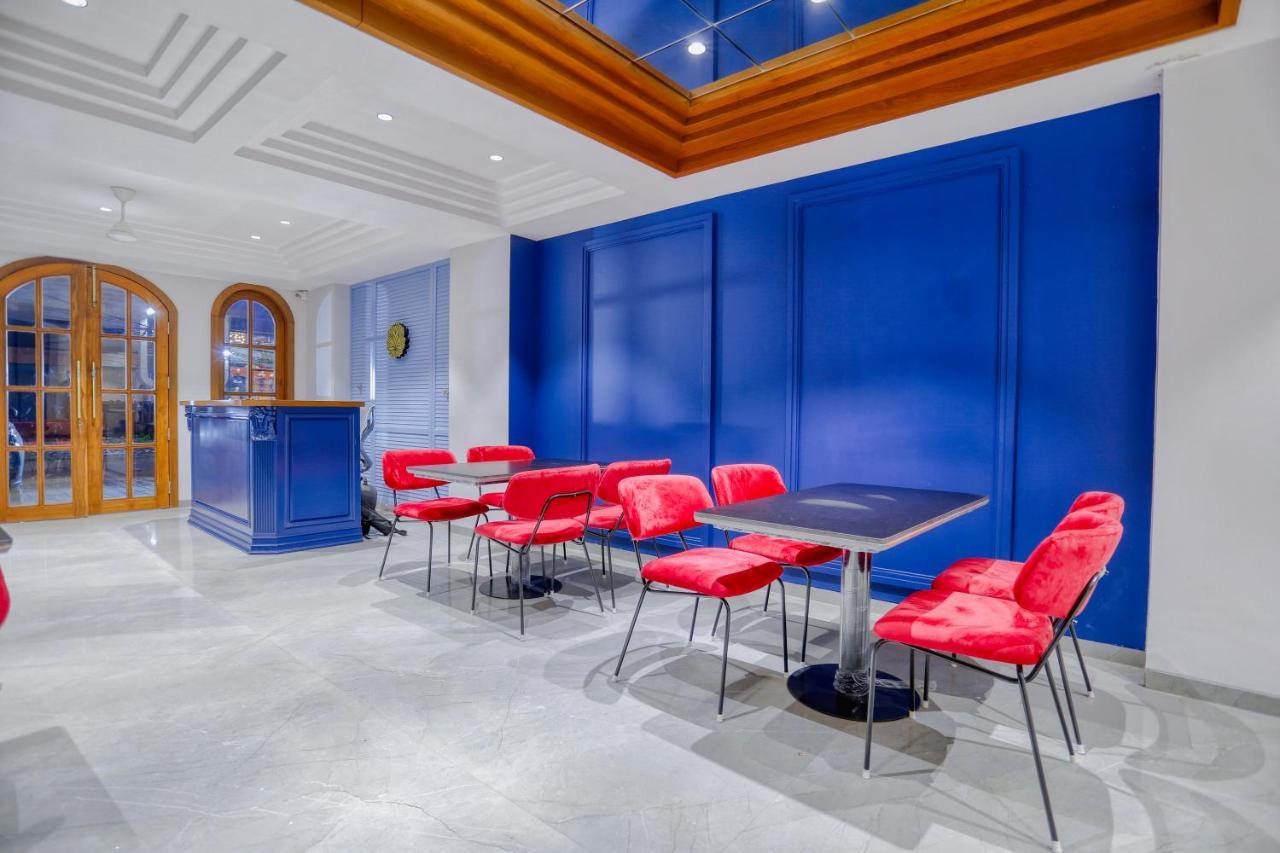 Hotel Pavilion Indore Buitenkant foto